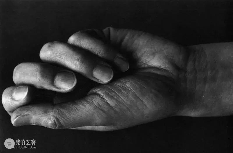 对时间探索的演变，对摄影的矛盾心理，石内都如何在一个由男性主导的领域中生存？ 石内都 时间 矛盾 心理 男性 领域 阳子 日本 摄影师 Miyako 崇真艺客