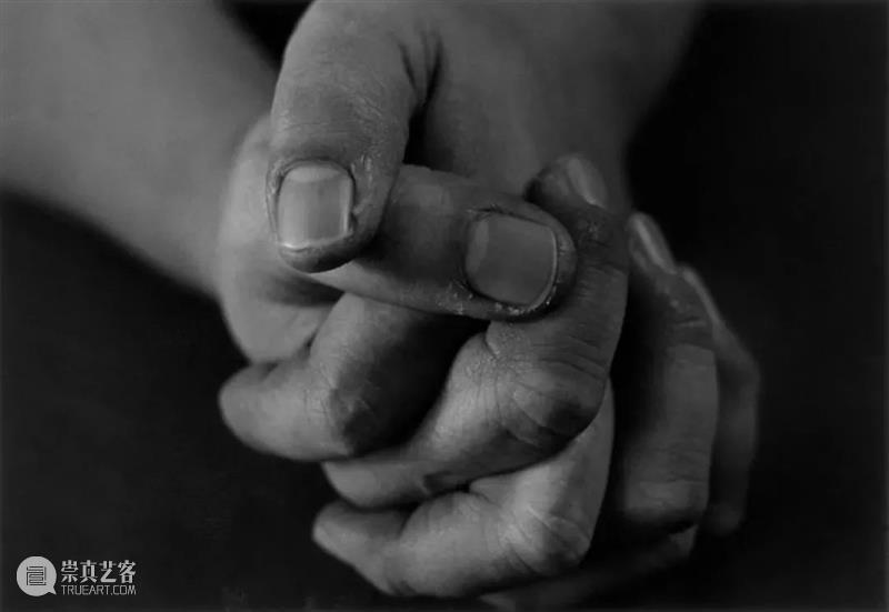 对时间探索的演变，对摄影的矛盾心理，石内都如何在一个由男性主导的领域中生存？ 石内都 时间 矛盾 心理 男性 领域 阳子 日本 摄影师 Miyako 崇真艺客