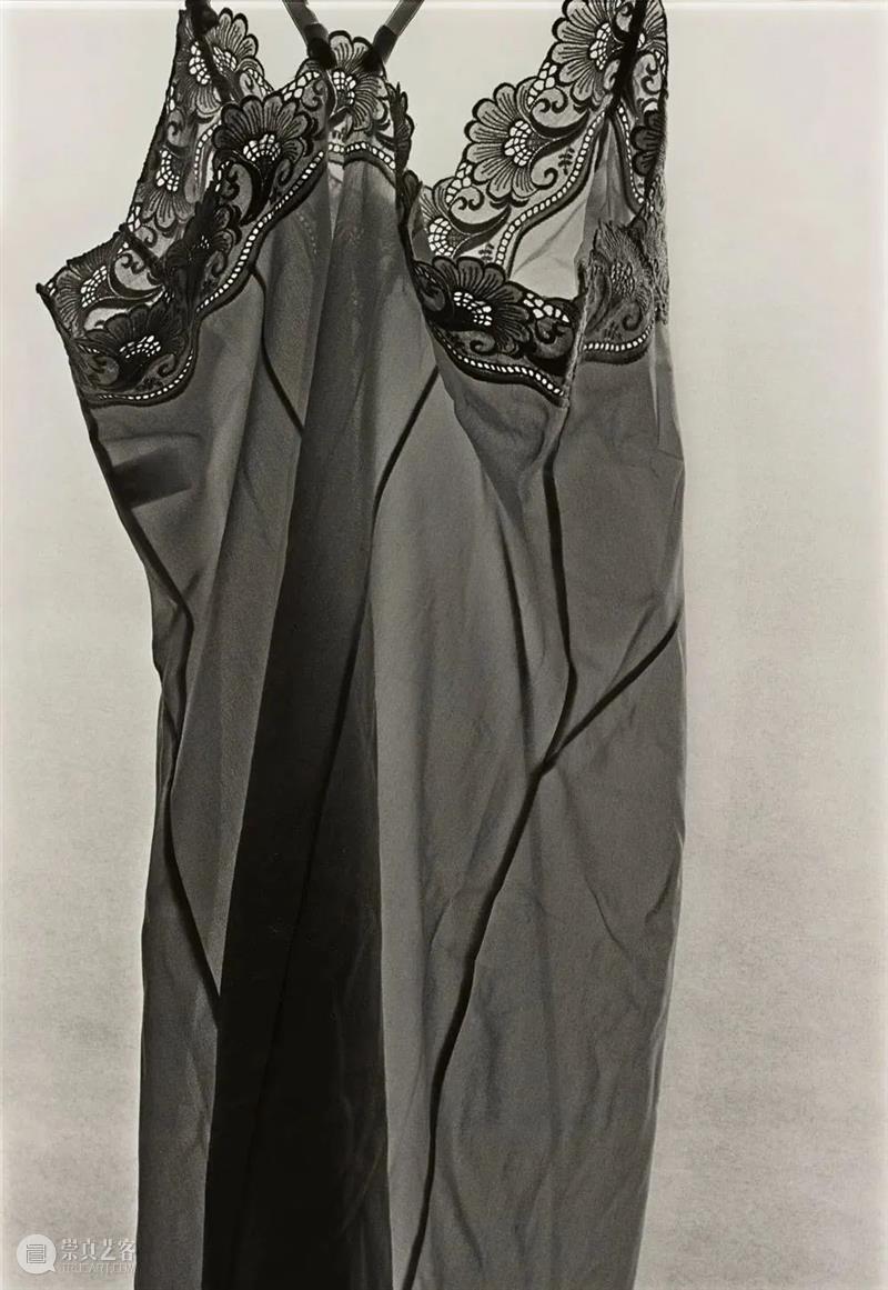 对时间探索的演变，对摄影的矛盾心理，石内都如何在一个由男性主导的领域中生存？ 石内都 时间 矛盾 心理 男性 领域 阳子 日本 摄影师 Miyako 崇真艺客