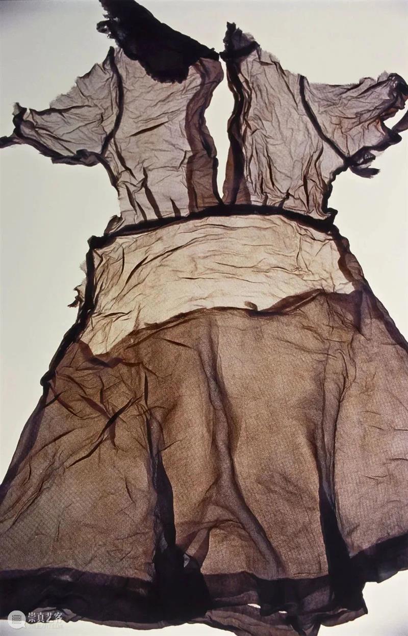 对时间探索的演变，对摄影的矛盾心理，石内都如何在一个由男性主导的领域中生存？ 石内都 时间 矛盾 心理 男性 领域 阳子 日本 摄影师 Miyako 崇真艺客