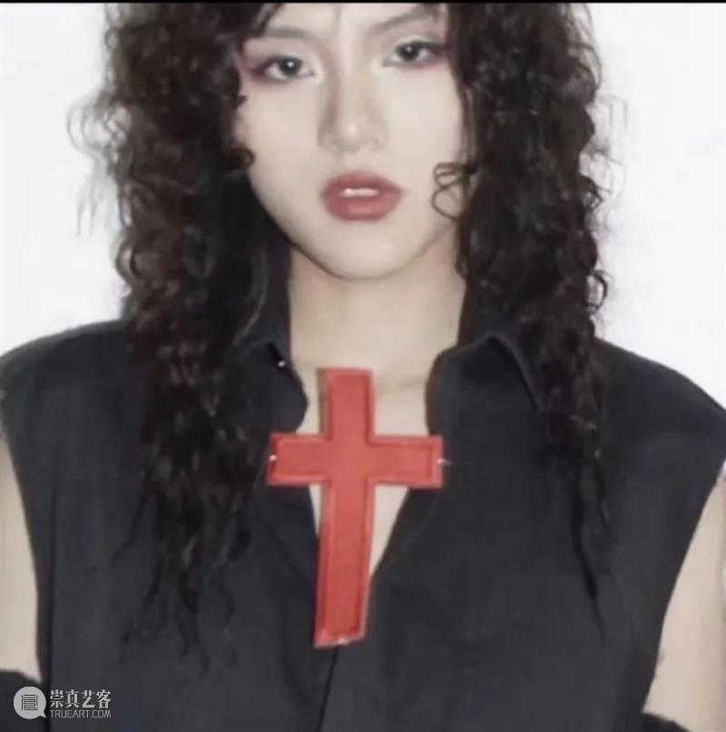 孟倬司琪|妈妈,明天你会忘记这件作品吗?Mom, will you forget this work tomorrow? 妈妈 孟倬司琪 作品 Mom 眼泪 女性 Meng 现场 Exhibition site 崇真艺客