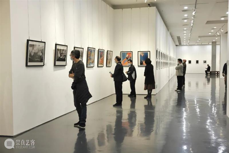“第四届深圳国际摄影周”在罗湖美术馆开幕 深圳国际 罗湖 美术馆 深圳市 文化 广电 体育局 深圳市文学艺术界联合会 罗湖区人民政府 罗湖区委宣传部 崇真艺客