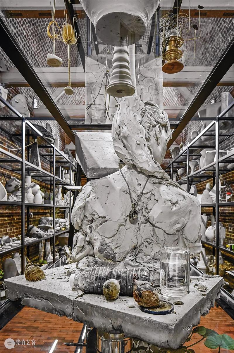 同行/从零认识世界 | Adrián Villar Rojas 博文精选 同行 Adrián Rojas 同行 世界 阿根廷 雕塑家 作品 人类 世界末日 概念 崇真艺客