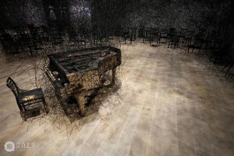 盐田千春 Chiharu Shiota：颤动的灵魂 | AMNUA艺术家 盐田千春 Shiota 艺术家 灵魂 AMNUA 线条 时间 空间 宇宙 日本 崇真艺客