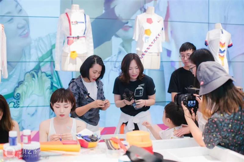 万物皆可“造” X 张娜丨AMNUA TALK 张娜 万物 丨AMNUA TALK Recycle再造衣银行 城市 系列 垃圾 过程 过去 崇真艺客