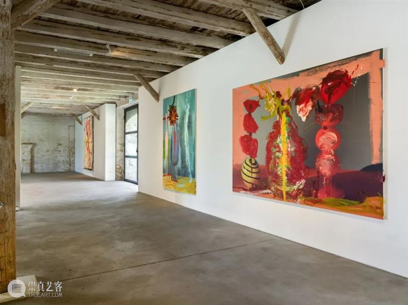 展览现场｜豪尔赫·加林多（Jorge Galindo）@ 霍尔艺术基金会｜AR艺术家 艺术家 霍尔艺术基金会 现场 豪尔赫·加林多 豪尔赫 加林多 佩德罗·阿莫多瓦 花瓶 菊花 布面 崇真艺客