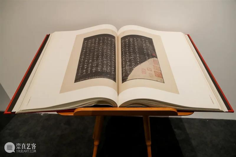 从“十竹斋笺谱”到“世界最美的书”，5个特展陪你跨年 特展 世界 十竹斋笺谱 嘉德国际 艺术 图书 藏书 文化 特展区 二维码 崇真艺客