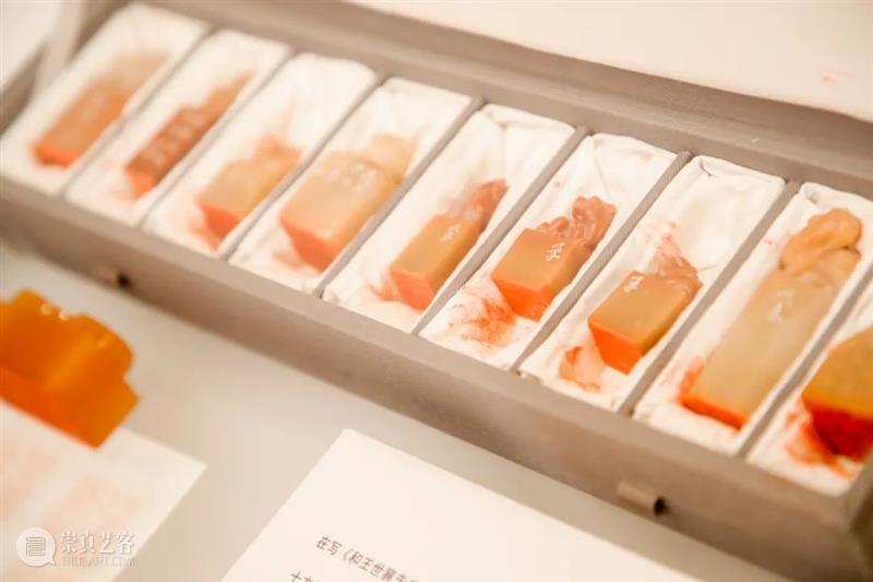 从“十竹斋笺谱”到“世界最美的书”，5个特展陪你跨年 特展 世界 十竹斋笺谱 嘉德国际 艺术 图书 藏书 文化 特展区 二维码 崇真艺客