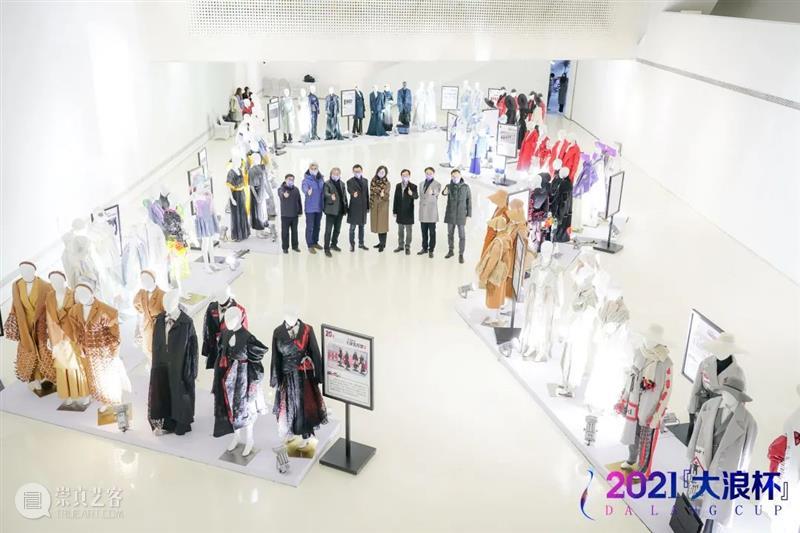 悦·美术馆 | 2021年度回顾 悦·美术馆 新年 社会 悦美术馆 朋友们 实习生 Angel 香港 女生 高中 崇真艺客