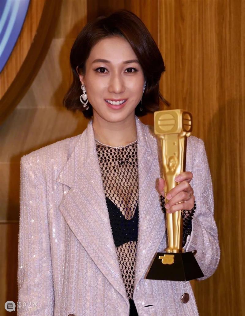 2022元旦档总票房超10亿;《哈利波特》特别节目正式上线 哈利波特 特别节目 票房 影视 好剧 小豆 资讯 豆瓣 电影 微信 崇真艺客