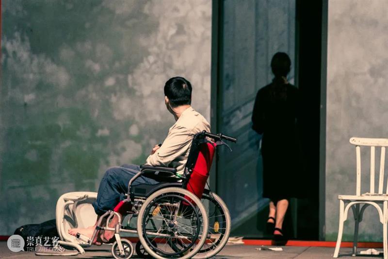 开票 | 波兰戏剧大师陆帕话剧复排，《酗酒者莫非》重回上海  上海大剧院 波兰 戏剧 话剧 上海 酗酒者莫非 大师 导演 克里斯蒂安 陆帕 Lupa 崇真艺客