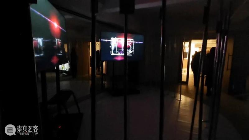 开幕现场 | 原子雨\偏斜\Clinamina 现场 原子 偏斜\Clinamina 展期 地址 后窗 画廊 杭州 金城路458号 萧山国际商务中心2号楼 崇真艺客