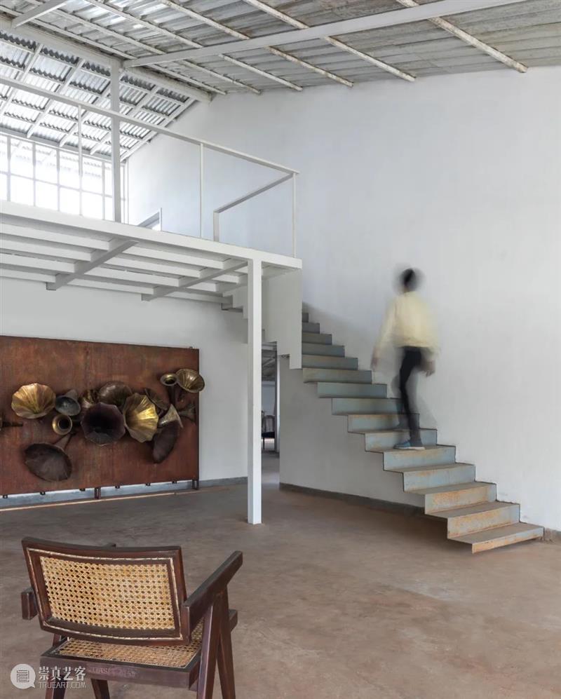 竖向长窗，Adisaptagram 车间 / Abin Design Studio 视频资讯 ADCNews 车间 竖向 长窗 村郊 地区 人才 潜力 商业 模式 ADS 崇真艺客