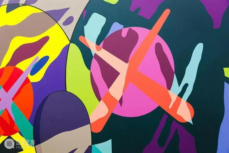 国家美术·关注 | 看涂鸦怪盗KAWS 如何玩转冰天雪地 KAWS 怪盗 涂鸦 国家 美术 冰天雪地 名称 长白山站 时间 地点 崇真艺客
