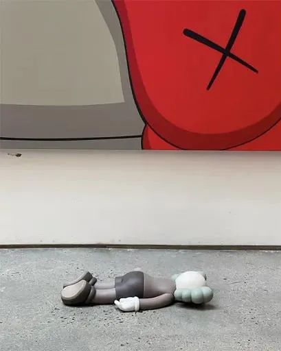 国家美术·关注 | 看涂鸦怪盗KAWS 如何玩转冰天雪地 KAWS 怪盗 涂鸦 国家 美术 冰天雪地 名称 长白山站 时间 地点 崇真艺客