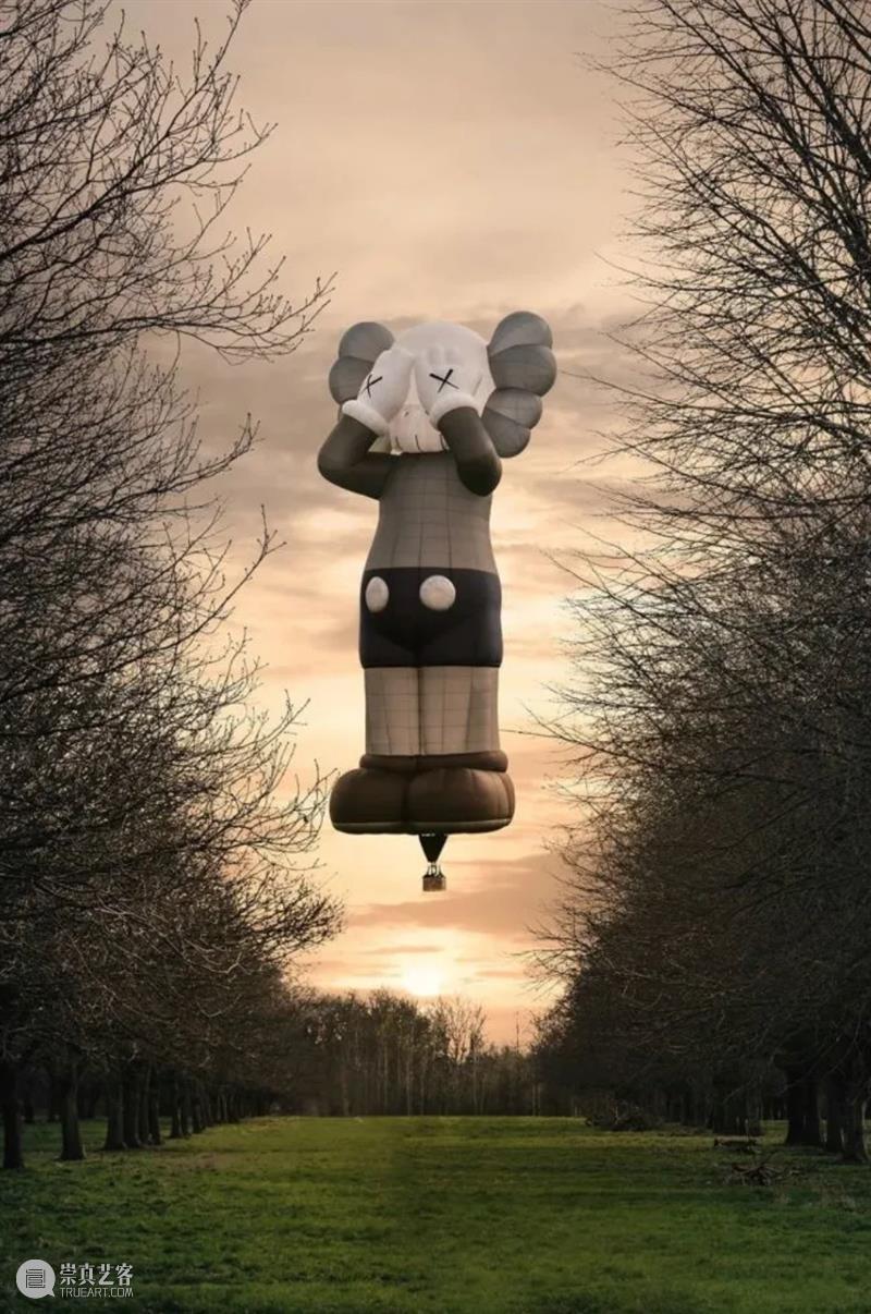 打卡KAWS HOLIDAY长白山站的神仙体验 长白山站 KAWS HOLIDAY 神仙 现场 冰天雪地 标志性 角色 COMPANION 造型 崇真艺客