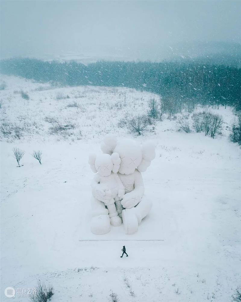 打卡KAWS HOLIDAY长白山站的神仙体验 长白山站 KAWS HOLIDAY 神仙 现场 冰天雪地 标志性 角色 COMPANION 造型 崇真艺客