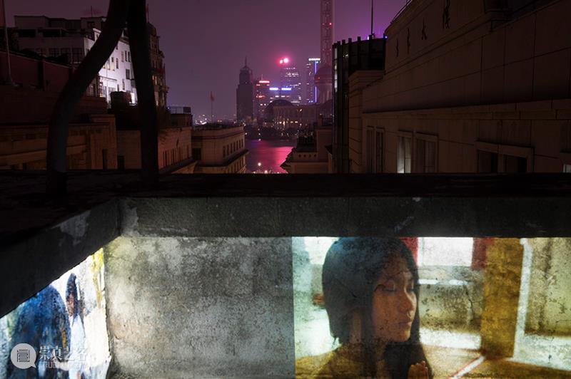 泰国双年展现场|杨福东新作《我痛恨这如此漫长的夜》以非线性叙事模糊现实与梦境的边界 杨福东 泰国 双年展 现场 梦境 新作 现实 边界 装置 彩色 崇真艺客
