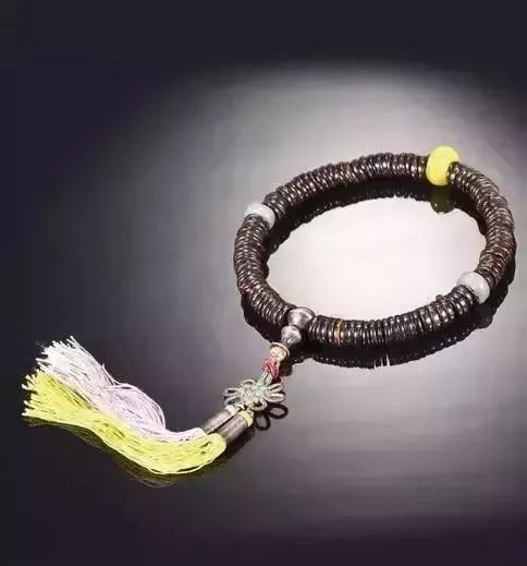 古人玩的珠串，件件价值不菲！ 古人 珠串 价值 上方 青铜器 账号 人与人 缘份 缘分 韵味 崇真艺客