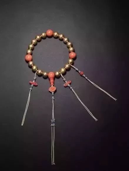 古人玩的珠串，件件价值不菲！ 古人 珠串 价值 上方 青铜器 账号 人与人 缘份 缘分 韵味 崇真艺客