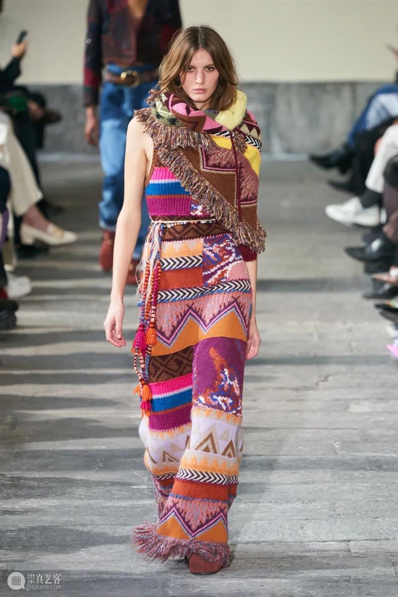 【IFA-时尚资讯】Etro | 打破定式，变化视角 Etro 定式 视角 IFA 资讯 起点 维罗妮卡 先生 女儿 圣马丁艺术学院 崇真艺客