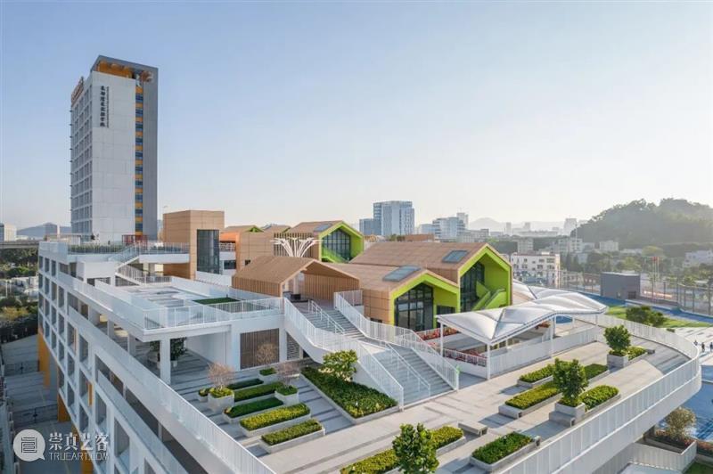 叠顶游园，深圳市坪山区东部湾区实验学校 / 申都设计 游园 深圳市坪山区东部湾区实验学校 屋顶 白羽 深圳 需求 土地 之间 矛盾 校园 崇真艺客