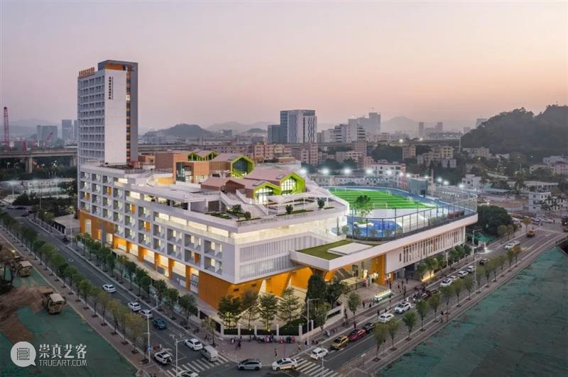 叠顶游园，深圳市坪山区东部湾区实验学校 / 申都设计 游园 深圳市坪山区东部湾区实验学校 屋顶 白羽 深圳 需求 土地 之间 矛盾 校园 崇真艺客