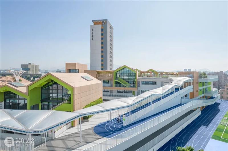 叠顶游园，深圳市坪山区东部湾区实验学校 / 申都设计 游园 深圳市坪山区东部湾区实验学校 屋顶 白羽 深圳 需求 土地 之间 矛盾 校园 崇真艺客