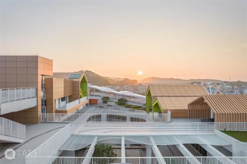叠顶游园，深圳市坪山区东部湾区实验学校 / 申都设计 游园 深圳市坪山区东部湾区实验学校 屋顶 白羽 深圳 需求 土地 之间 矛盾 校园 崇真艺客