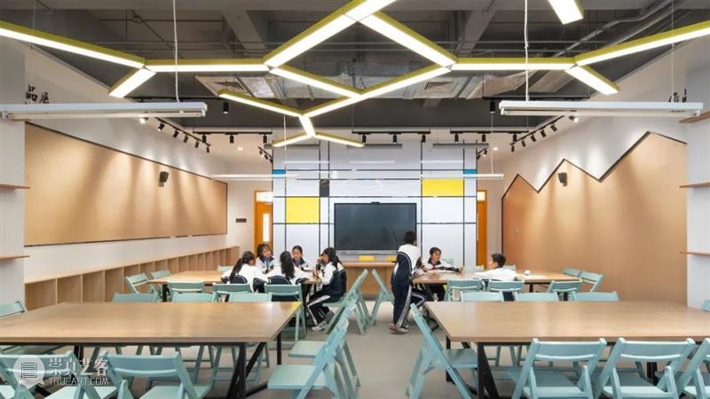 叠顶游园，深圳市坪山区东部湾区实验学校 / 申都设计 游园 深圳市坪山区东部湾区实验学校 屋顶 白羽 深圳 需求 土地 之间 矛盾 校园 崇真艺客