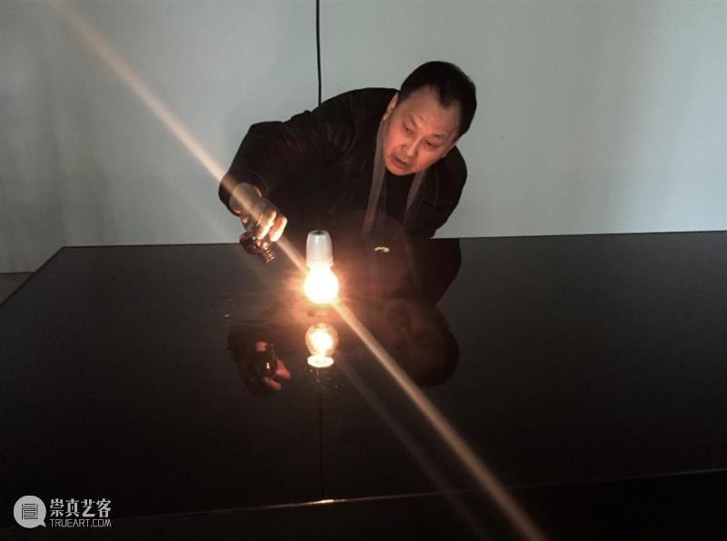 王功新：在确定的黑白之间找寻无限可能的灰 王功新 可能 黑白之间 农历 伦敦白立方梅森广场 空间 个展 之间 立方 伦敦梅森广场 崇真艺客