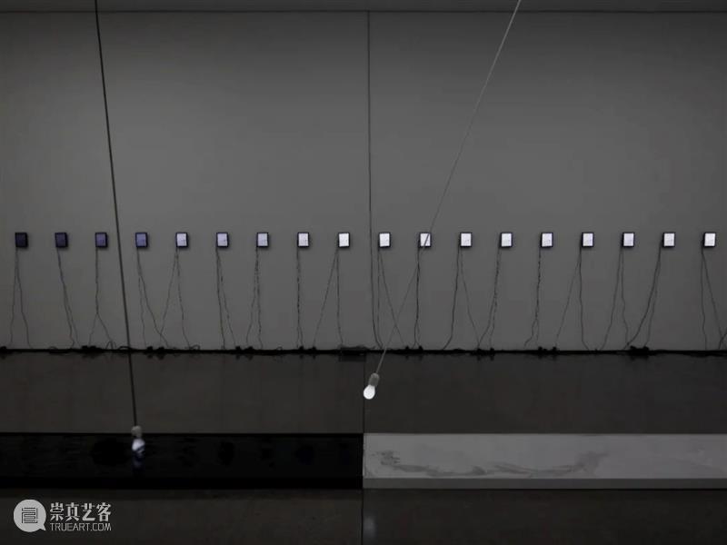 王功新：在确定的黑白之间找寻无限可能的灰 王功新 可能 黑白之间 农历 伦敦白立方梅森广场 空间 个展 之间 立方 伦敦梅森广场 崇真艺客