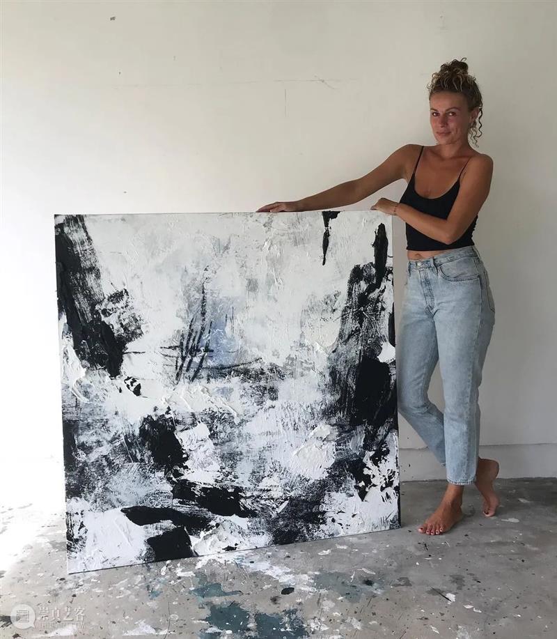 同时在几个画布上画画是什么体验? 画布 ARTISTEwa Matyja 体内 创造力 作品 BYEwan 艺术家 简介 Ewa 崇真艺客