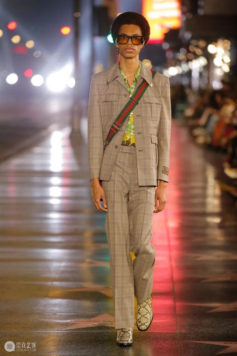服饰丨希腊神庙般的好莱坞汇聚,Gucci百年纪念秀重温经典时刻经典 纪念秀 Gucci 好莱坞 经典 希腊神庙 服饰 时刻 上方 中国舞台美术学会 右上 崇真艺客