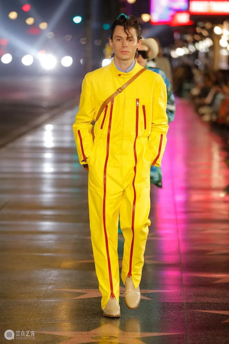 服饰丨希腊神庙般的好莱坞汇聚,Gucci百年纪念秀重温经典时刻经典 纪念秀 Gucci 好莱坞 经典 希腊神庙 服饰 时刻 上方 中国舞台美术学会 右上 崇真艺客