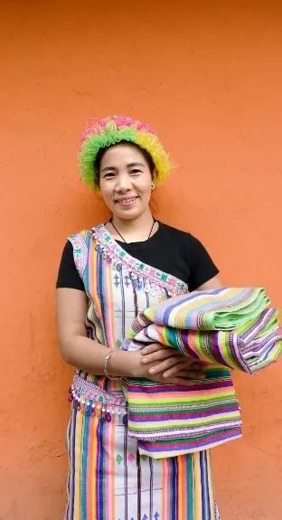 脚踏实地，从容舒展，我们始终关注与支持着她们  BCAF 崇真艺客