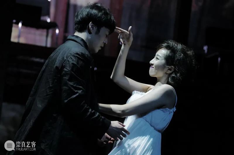 孟京辉史诗巨制《红与黑》今日开演 | 3小时8分钟,后劲十足!2022巡演启程 孟京辉 史诗 巨制 红与黑 后劲 戏剧 作品 发布会 北京保利剧院 导演 崇真艺客