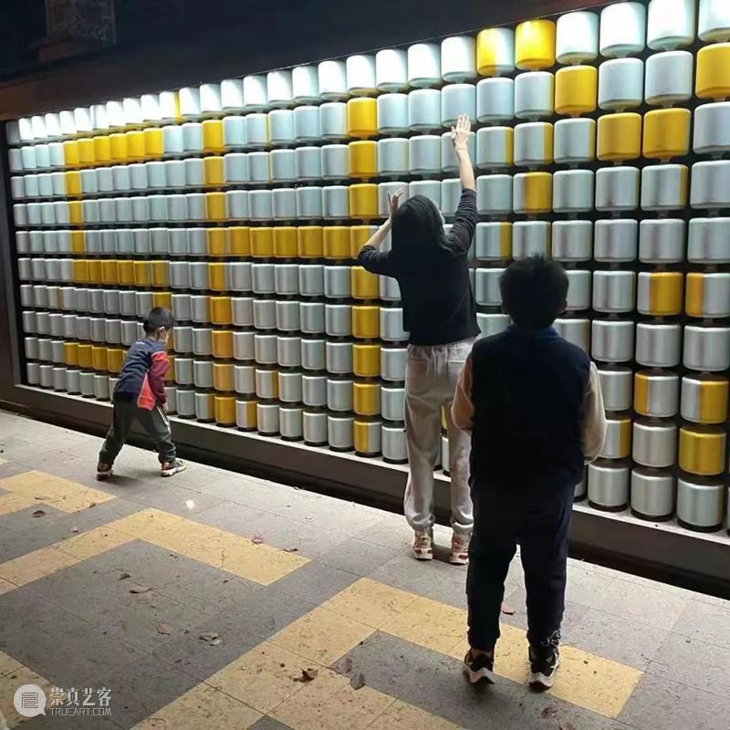 SH加油！他们齐心“翻转”，“表白墙”秒变“加油墙” 崇真艺客
