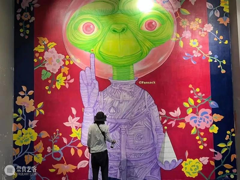 对话 | 庞凡：街头创作存在一种野生的生命力  纯灰 Puregray 街头 生命力 庞凡 FANSACK 奇遇 艺术家 简介 工作 成都 艺术 崇真艺客