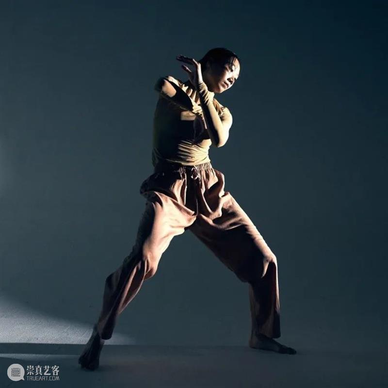 早鸟倒计时|一部作品两种风格,SLATE现代舞团新作,“暗黑美学”舞蹈剧场4月上演 剧场 舞蹈 早鸟 倒计时 新作 作品 风格 现代 舞团 SLATE 崇真艺客