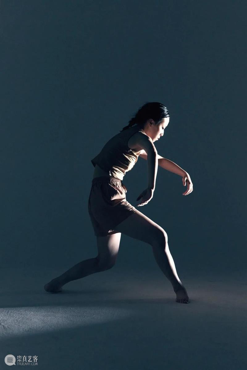 早鸟倒计时|一部作品两种风格,SLATE现代舞团新作,“暗黑美学”舞蹈剧场4月上演 剧场 舞蹈 早鸟 倒计时 新作 作品 风格 现代 舞团 SLATE 崇真艺客