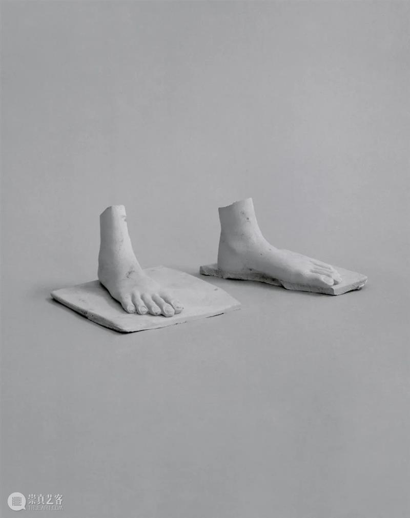 Gallery|Marianne Bjørnmyr 的作品让我们构建属于自己的叙事和对故事的想象 rnmyr 作品 故事 Gallery Epitaph 挪威 艺术家 中心 主题 文献 崇真艺客