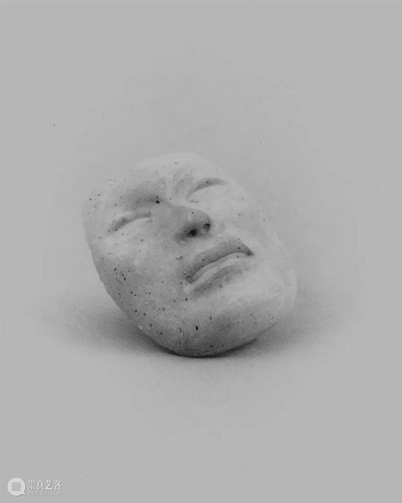 Gallery|Marianne Bjørnmyr 的作品让我们构建属于自己的叙事和对故事的想象 rnmyr 作品 故事 Gallery Epitaph 挪威 艺术家 中心 主题 文献 崇真艺客