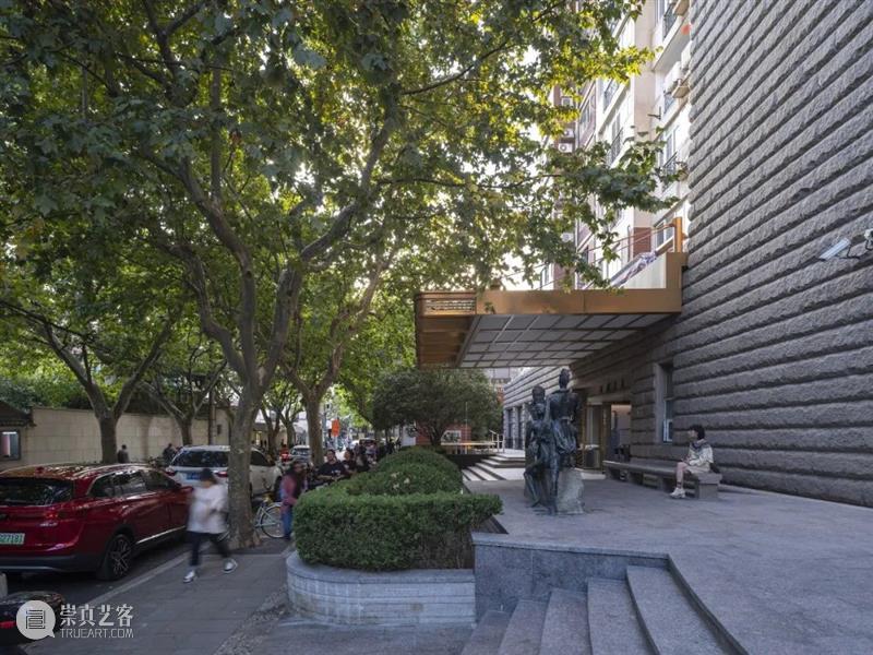 花椿专栏「Rocky’s Report From Shanghai」｜二十篇文化新现象输出中国新观点 崇真艺客