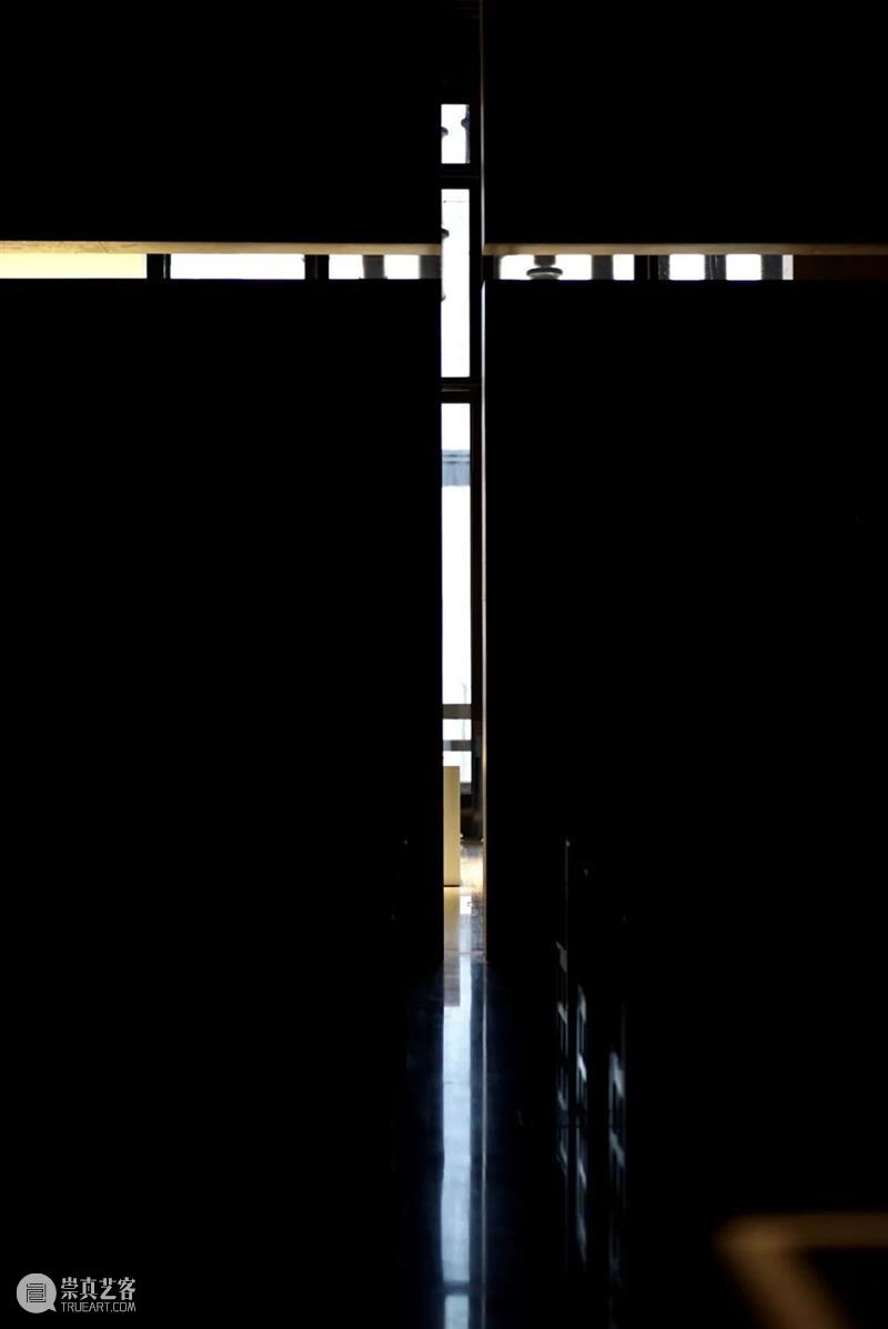 花椿专栏「Rocky’s Report From Shanghai」｜二十篇文化新现象输出中国新观点 崇真艺客