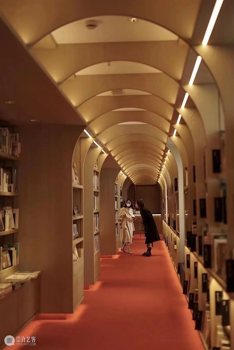 花椿专栏「Rocky’s Report From Shanghai」｜二十篇文化新现象输出中国新观点 崇真艺客