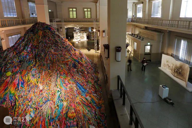 关于Chim ↑ Pom，你需要知道的还有很多 | 国家美术·关注 Chim Pom 国家 美术 名称 Pom展 SPRING 时间 地点 东京 崇真艺客