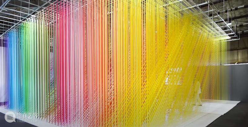 艺术家 Emmanuelle Moureaux 的6000条相交胶带 艺术家 Emmanuelle 胶带 中国 艺术 CPA 门户 北京中城雕艺术设计院 中国建筑文化中心公共艺术部联合主办 全球 崇真艺客