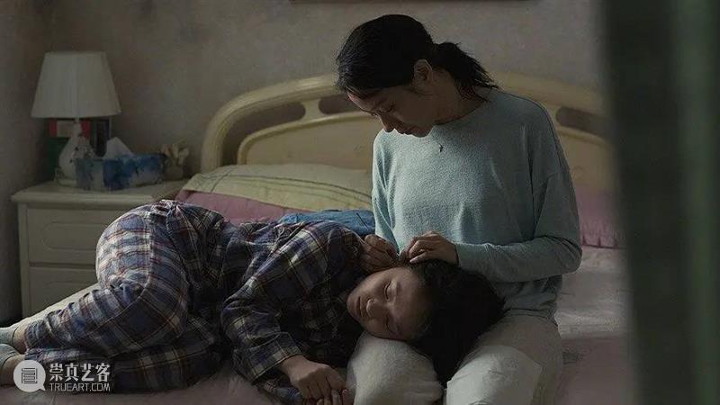 疫情之下，“我”和母亲 疫情 母亲 之下 华语 电影 影坛 瀑布 美国女孩 影片 母女 崇真艺客