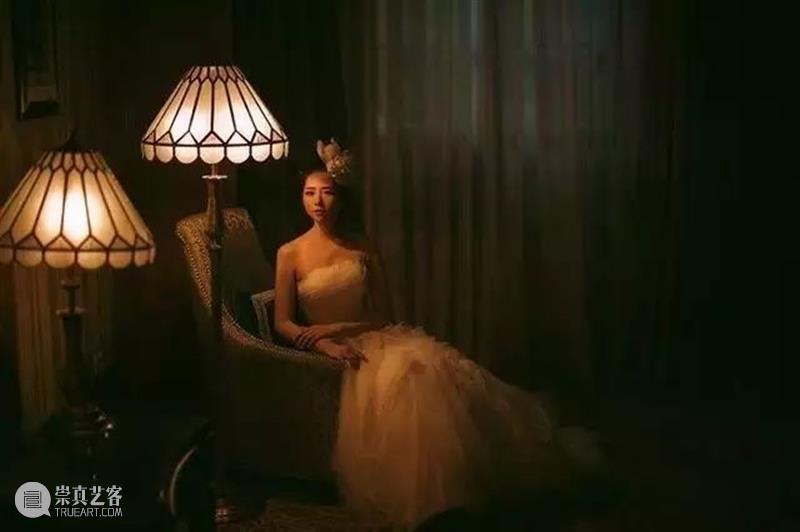 拍摄低光人像 人像 艺术 国内 艺术名家 艺术品 文学 音乐 视觉 光源 环境 崇真艺客